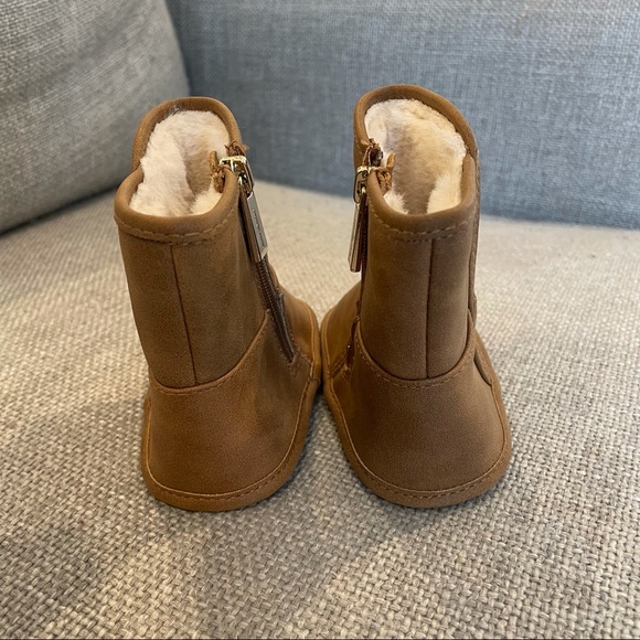 Michael Kors Winter Boots Size 4 - Picture 4 of 4